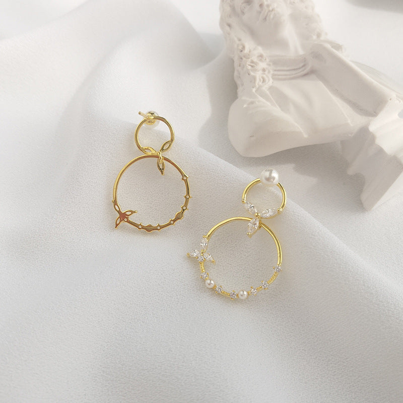 Double Circle Pearl Earring - Essential Jewel